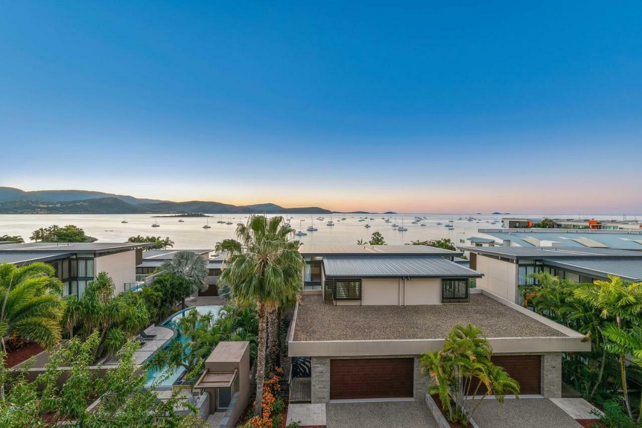 Executive On Whisper Bay - Cannonvale Airlie Beach Exterior photo